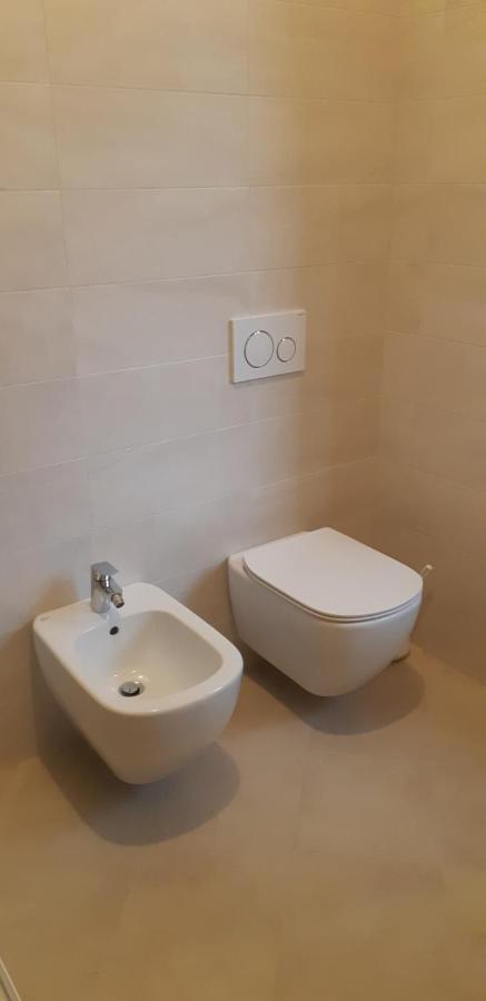 Casa Vacanze Ester 布雷佐内加尔达 外观 照片
