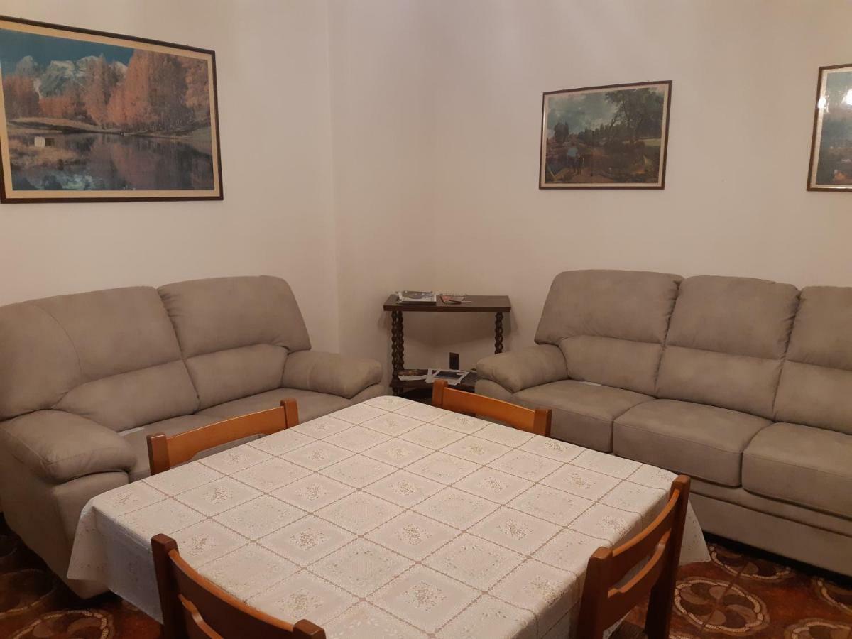 Casa Vacanze Ester 布雷佐内加尔达 外观 照片
