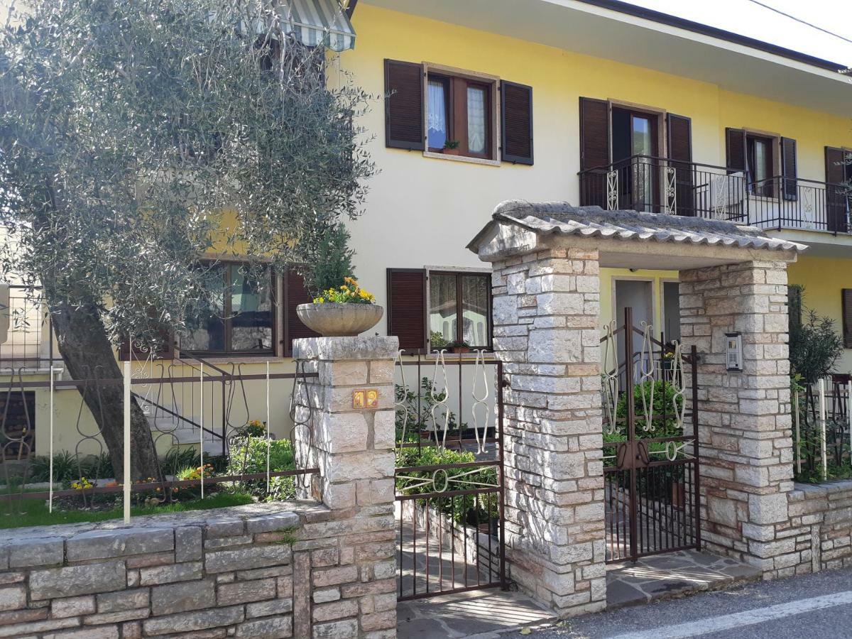 Casa Vacanze Ester 布雷佐内加尔达 外观 照片