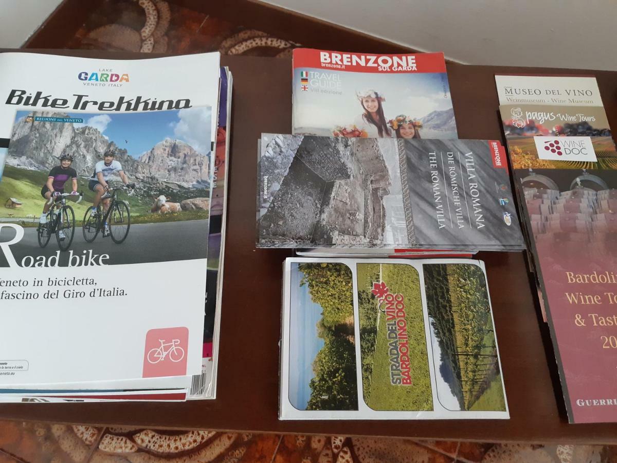 Casa Vacanze Ester 布雷佐内加尔达 外观 照片
