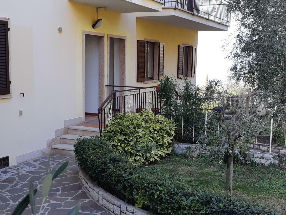 Casa Vacanze Ester 布雷佐内加尔达 外观 照片