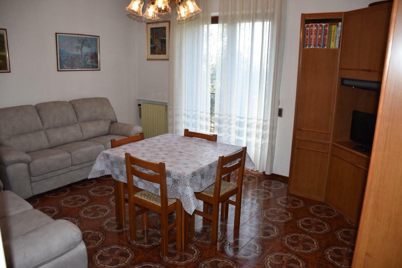 Casa Vacanze Ester 布雷佐内加尔达 外观 照片